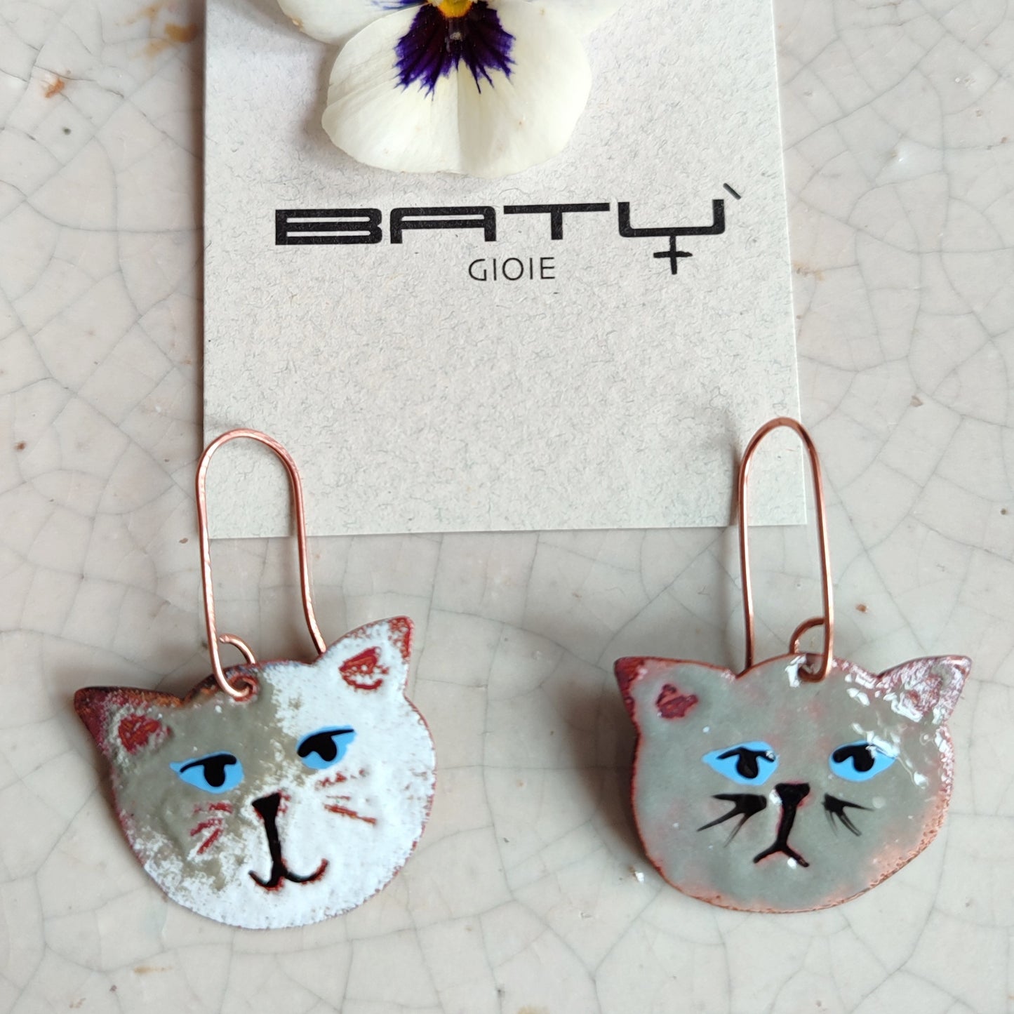 Orecchini GATTI grigi e bianchi