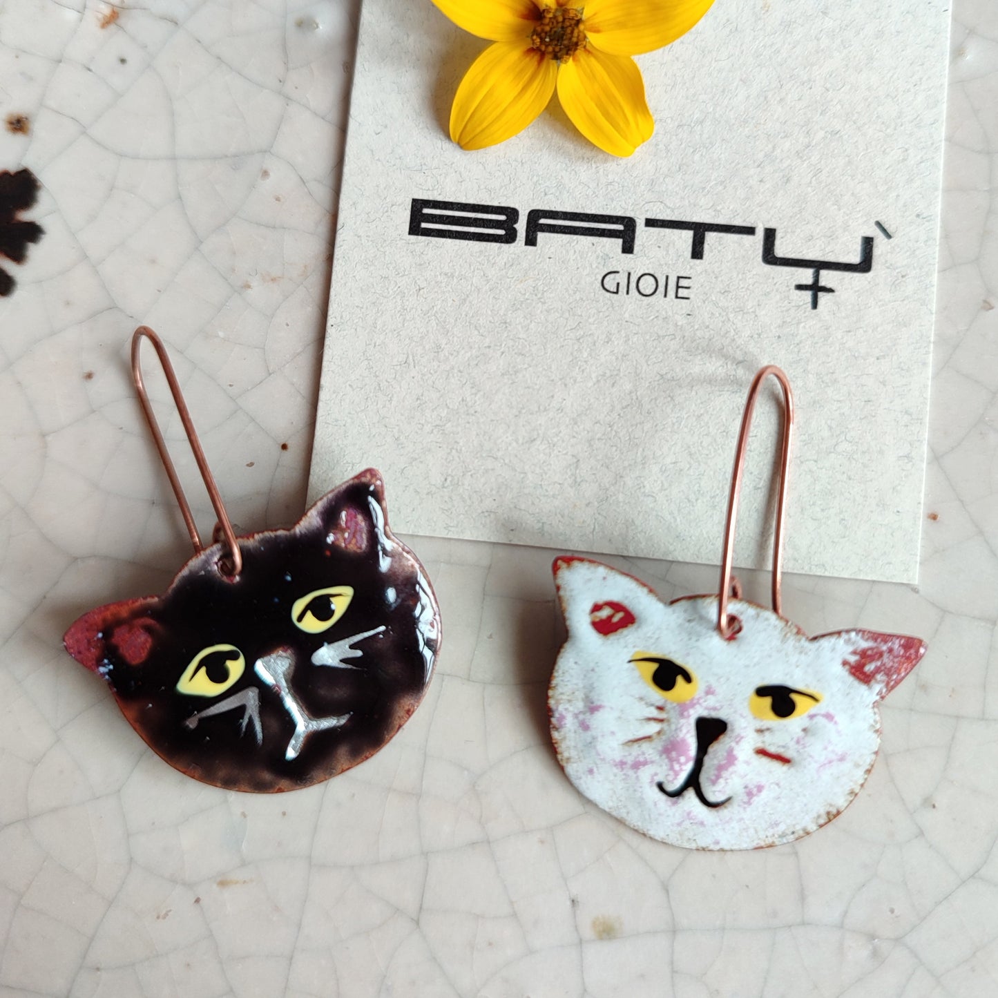 Orecchini GATTI bianco e nero